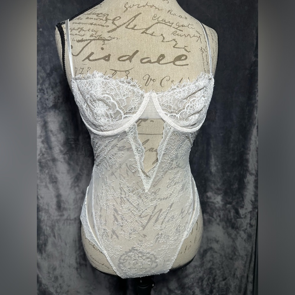 Victoria’s Secret Lace bodysuit size M